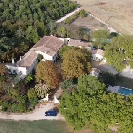 Domaine Arbaud Tatil Evi