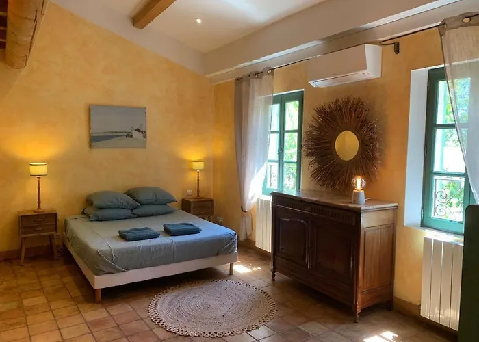 Domaine Arbaud 度假居 *